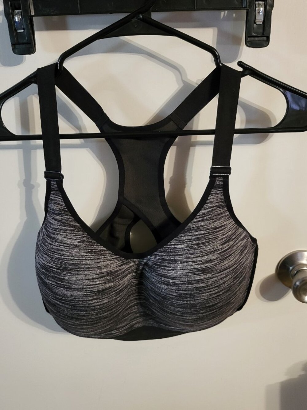 VICTORIAS SECRET SPORT RACERBACK BRA WITH HOOK & LOOP CLASP SZ 36DDD